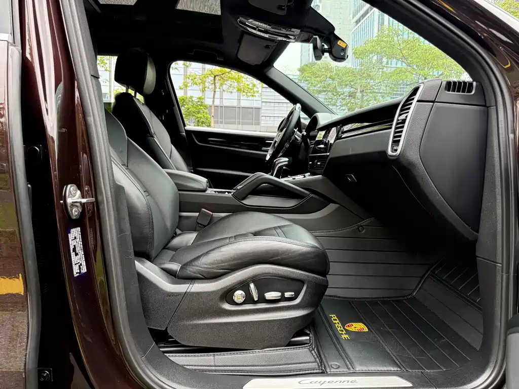 Porsche Cayenne 2020 — фото 14