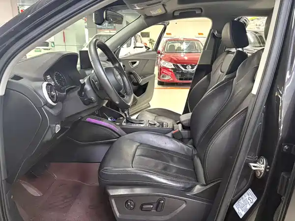 Audi Q2L 2023