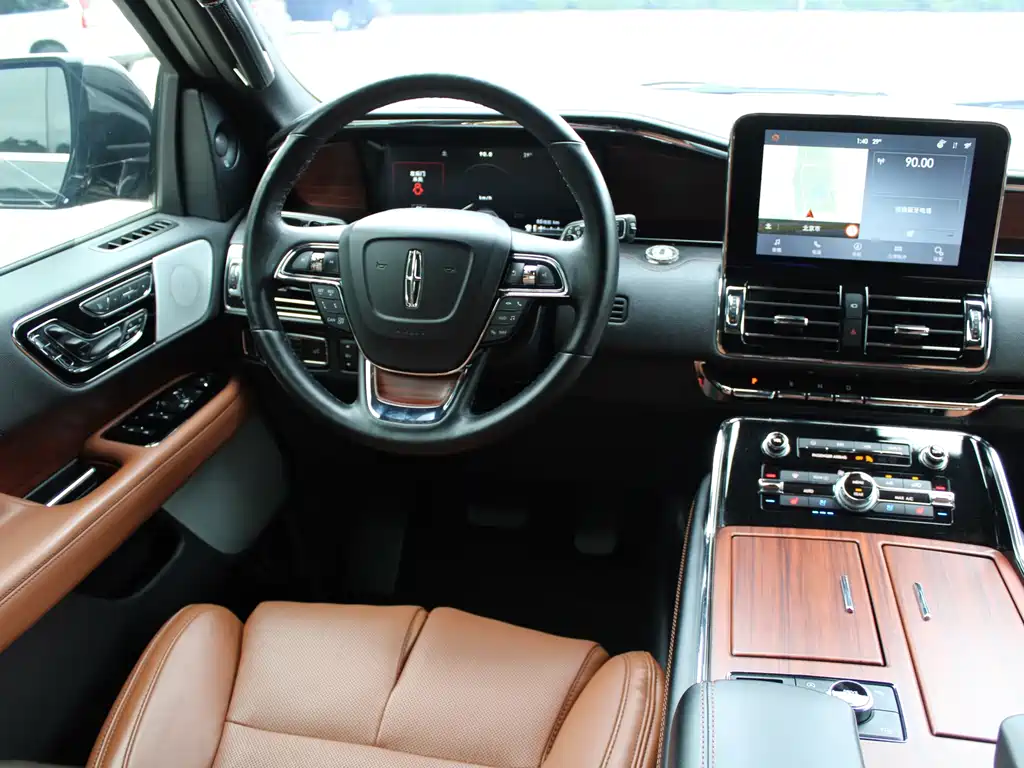 Lincoln Navigator 2021 — фото 12