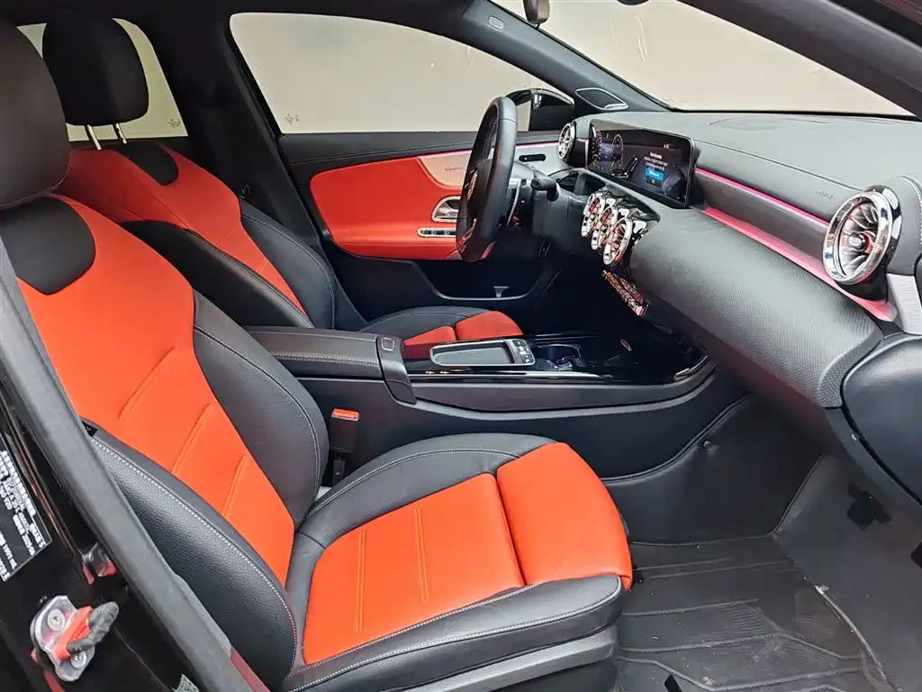 Mercedes-Benz A-Class AMG 2025 — фото 12