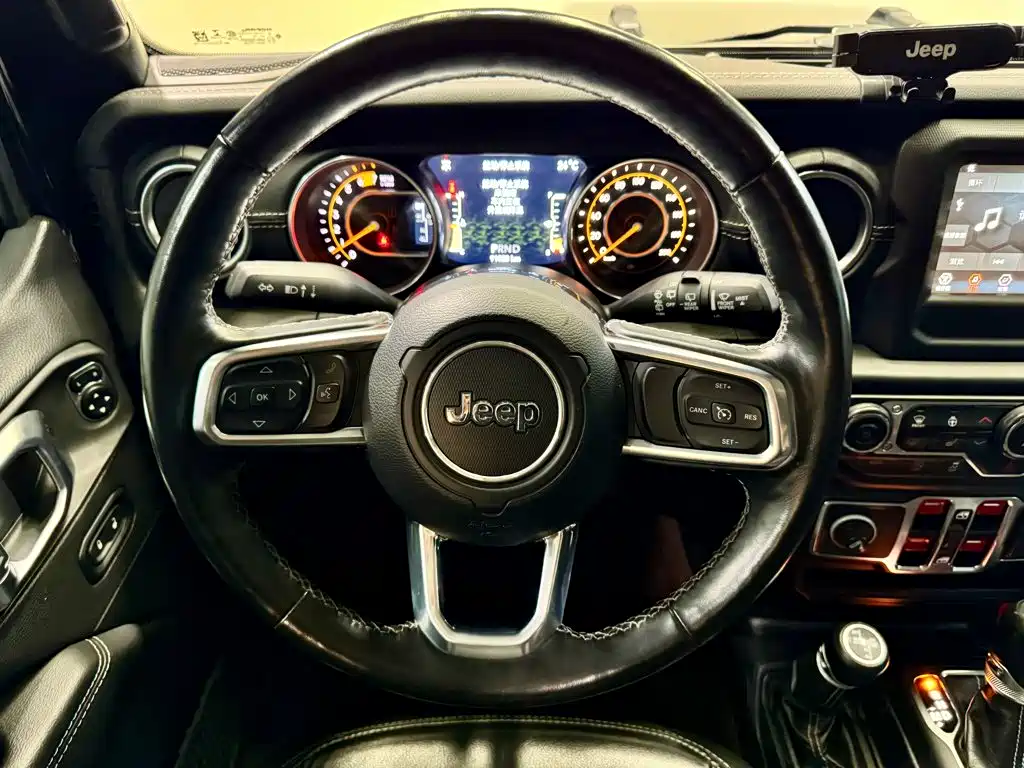 Jeep Wrangler 2021 — фото 12