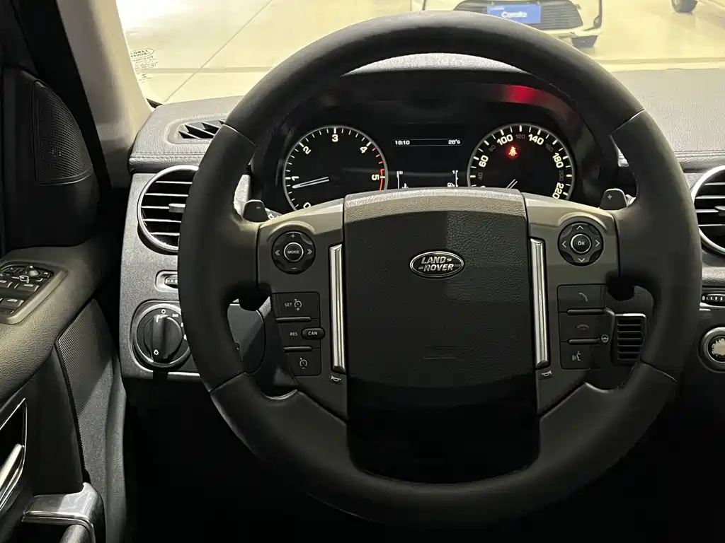 Land Rover Discovery 2014 — фото 13