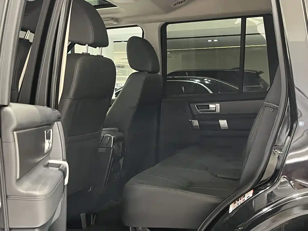Land Rover Discovery 2014 — фото 9