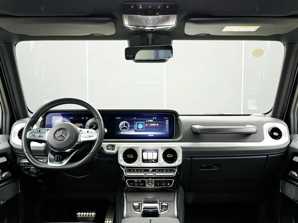 Mercedes-Benz G-Class 2023 — фото 12