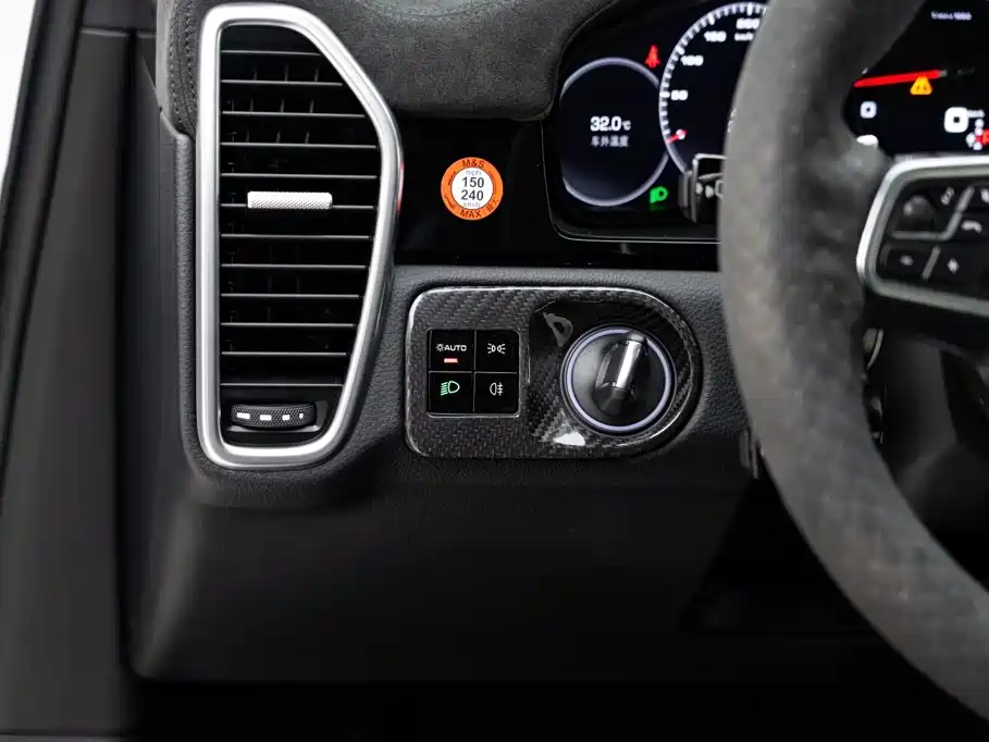 Porsche Cayenne 2018 — фото 18