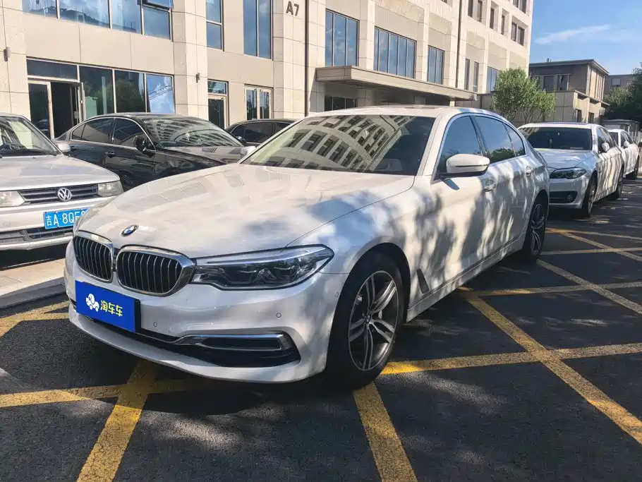 BMW 5 Series 2020 — фото 1