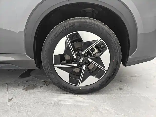 Geely Galaxy E5 2025 — фото 12