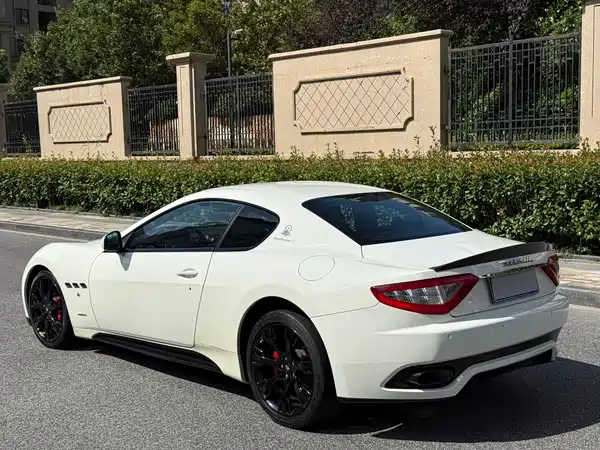 Maserati Granturismo 2011