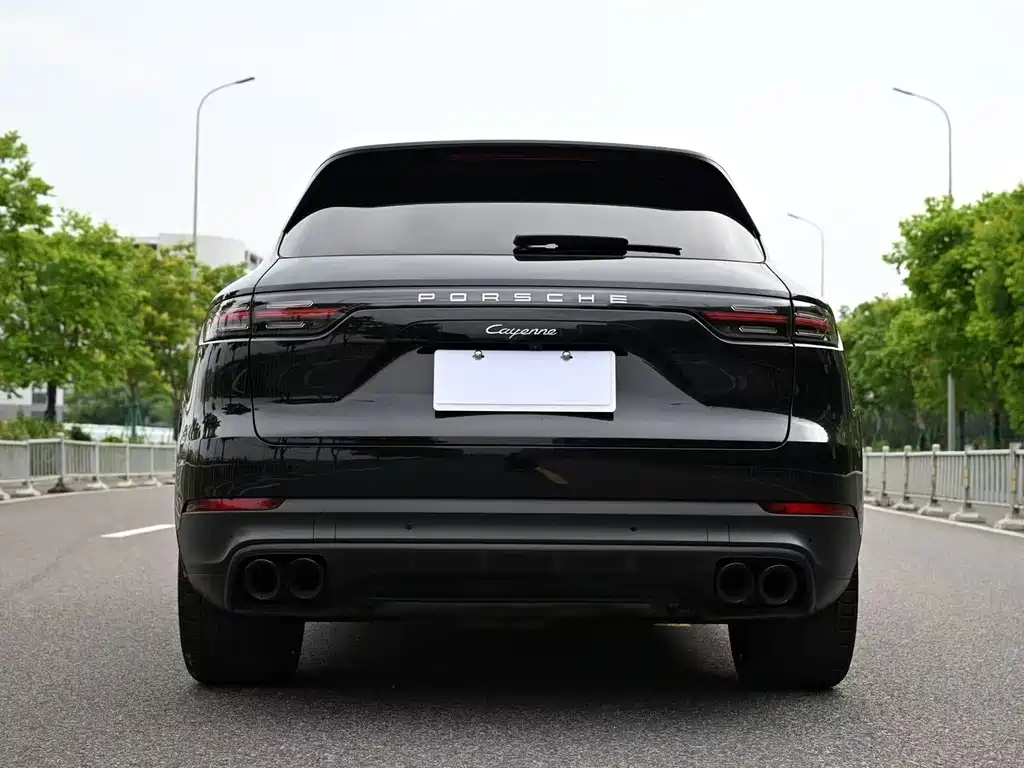 Porsche Cayenne 2018 — фото 23