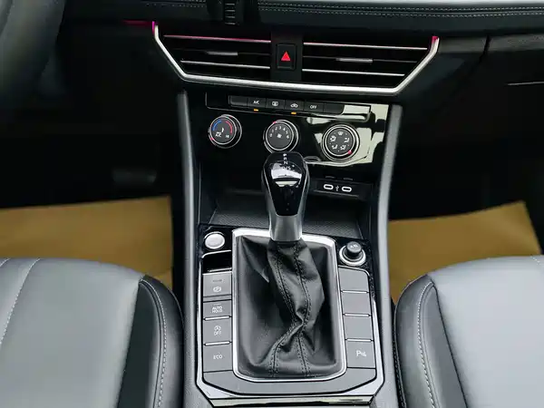 Volkswagen Sagitar 2026