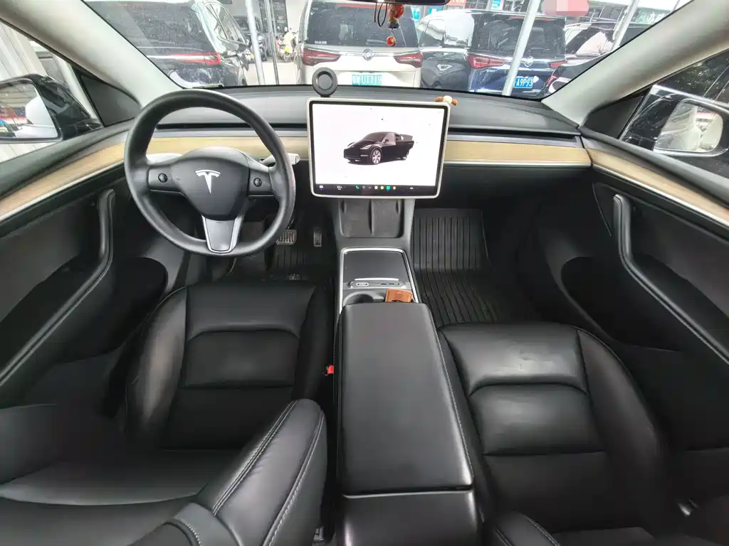 Tesla Model Y 2023 — фото 12