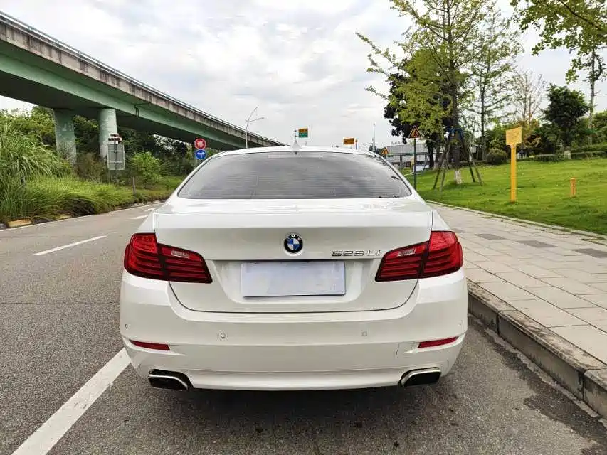 BMW 5 Series 2016 — фото 9