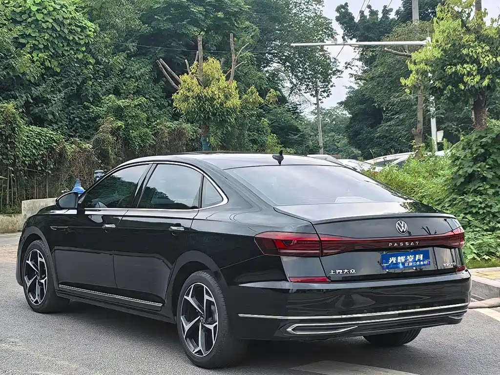 Volkswagen Passat 2023 — фото 18
