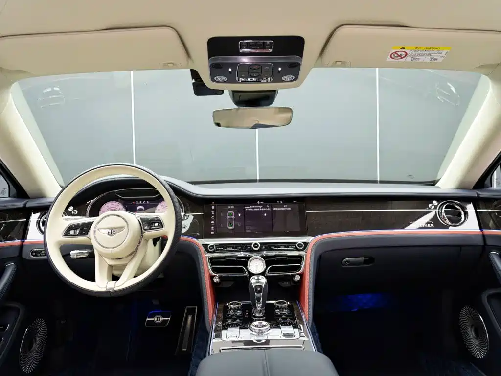 Bentley Flying Spur 2023 — фото 19