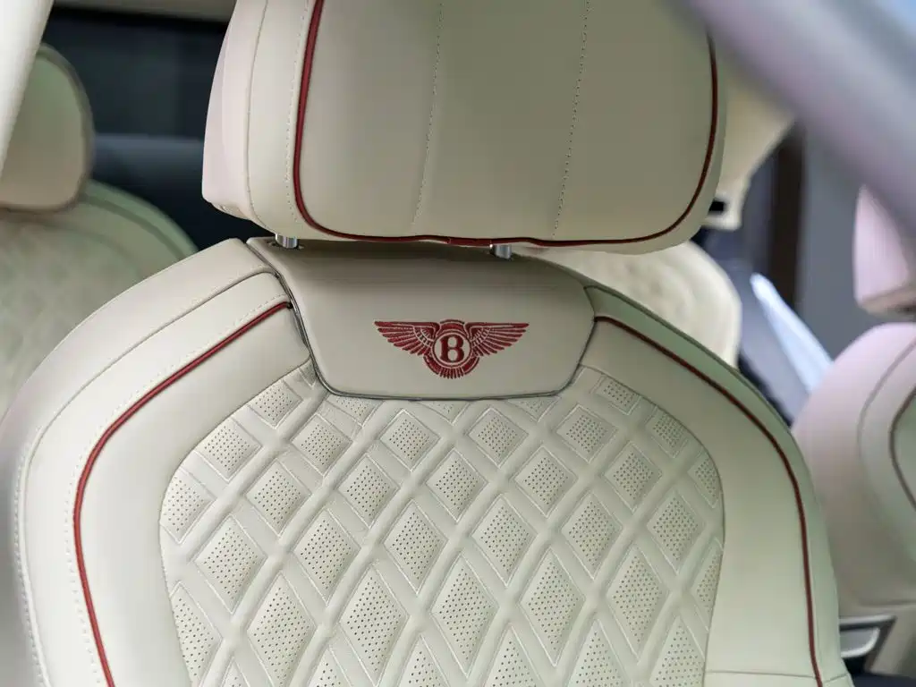 Bentley Flying Spur 2023 — фото 17