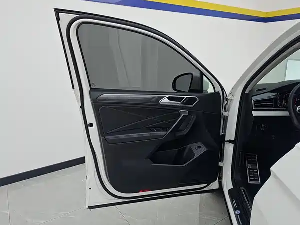 Volkswagen Tiguan L 2022