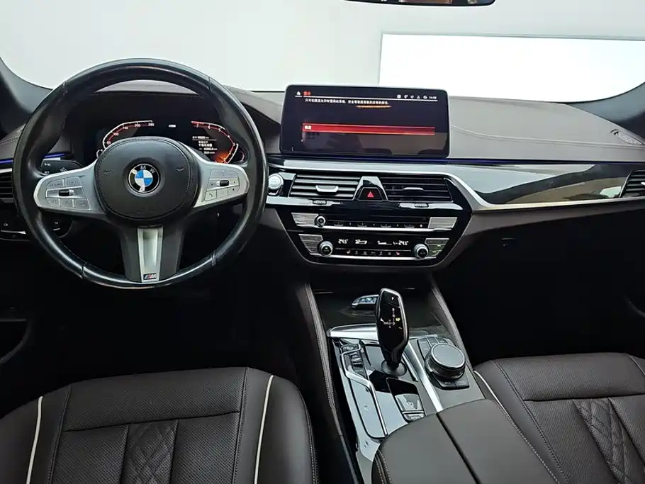 BMW 5 Series 2023 — фото 12