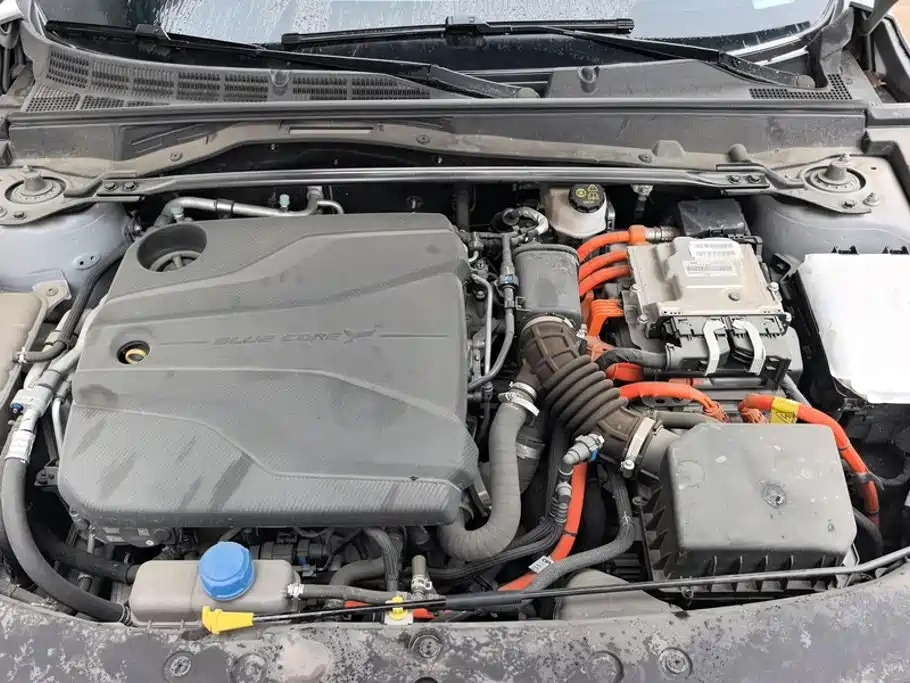 Changan UNI-V Smart Electric Idd 2023 — фото 10