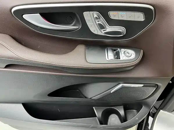 Mercedes-Benz V-Class 2025