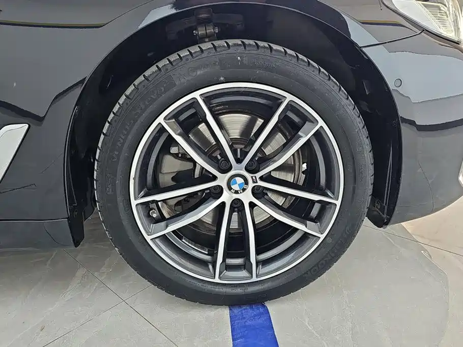 BMW 5 Series 2023
