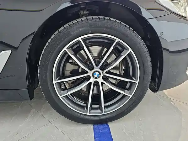 BMW 5 Series 2023