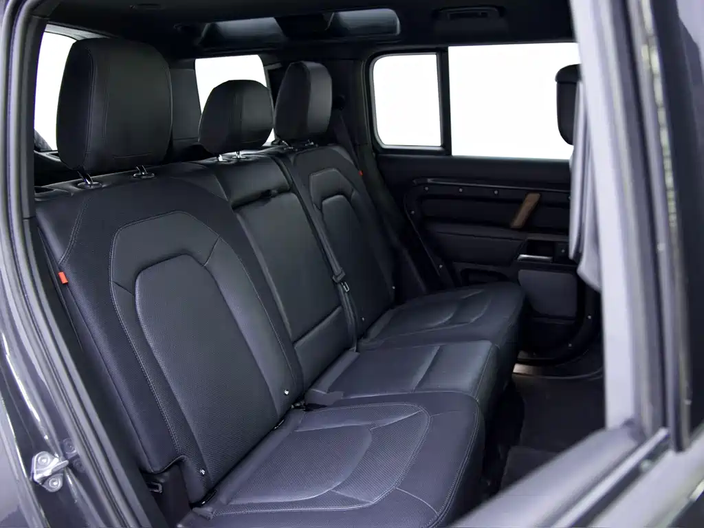Land Rover Defender 2022 — фото 17