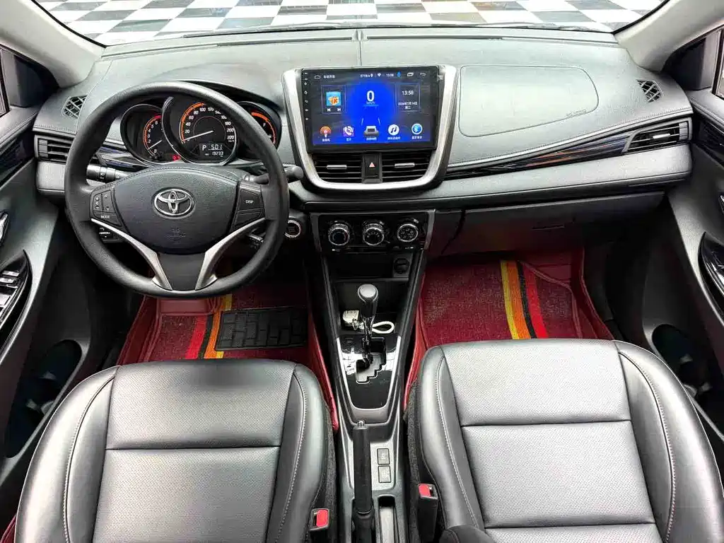 Toyota Yaris L 2022