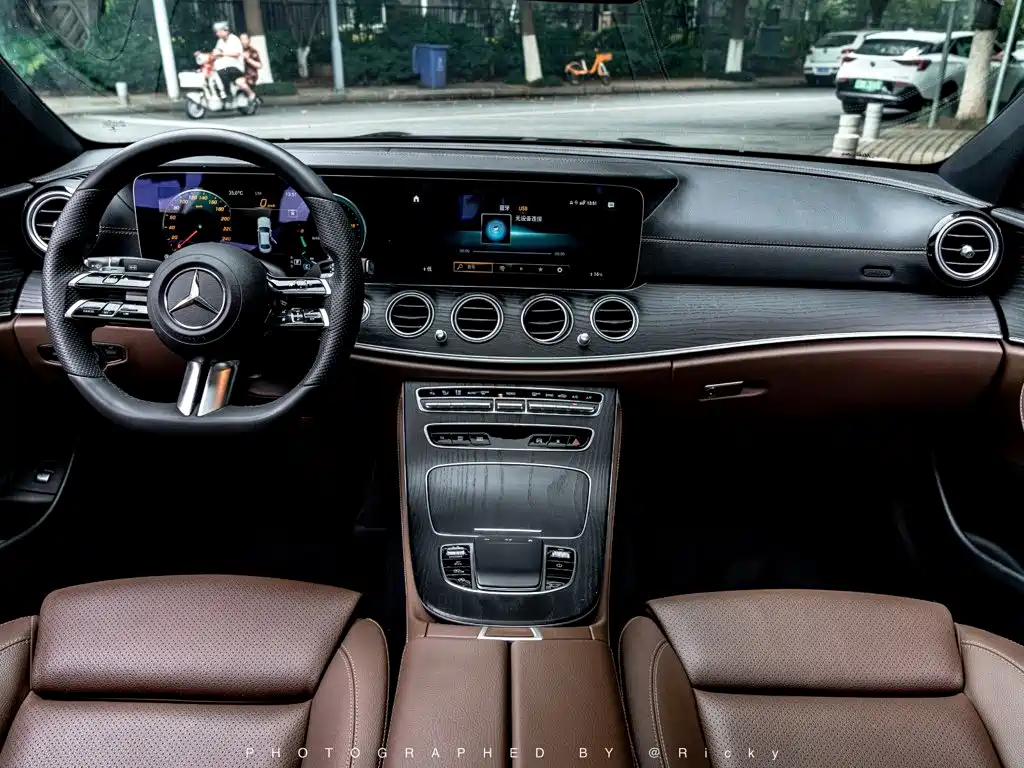 Mercedes-Benz E-Class 2022 — фото 3