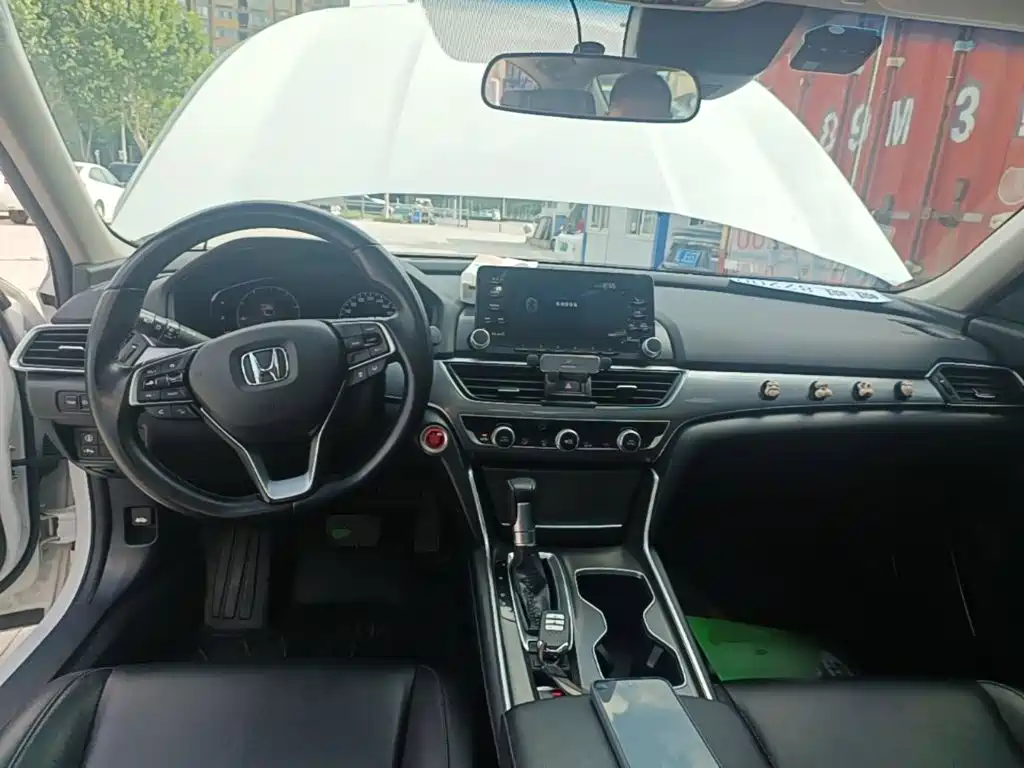 Honda Accord 2021 — фото 10
