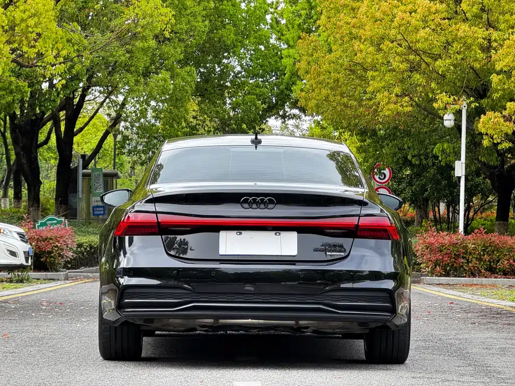 Audi A7L 2023 — фото 17