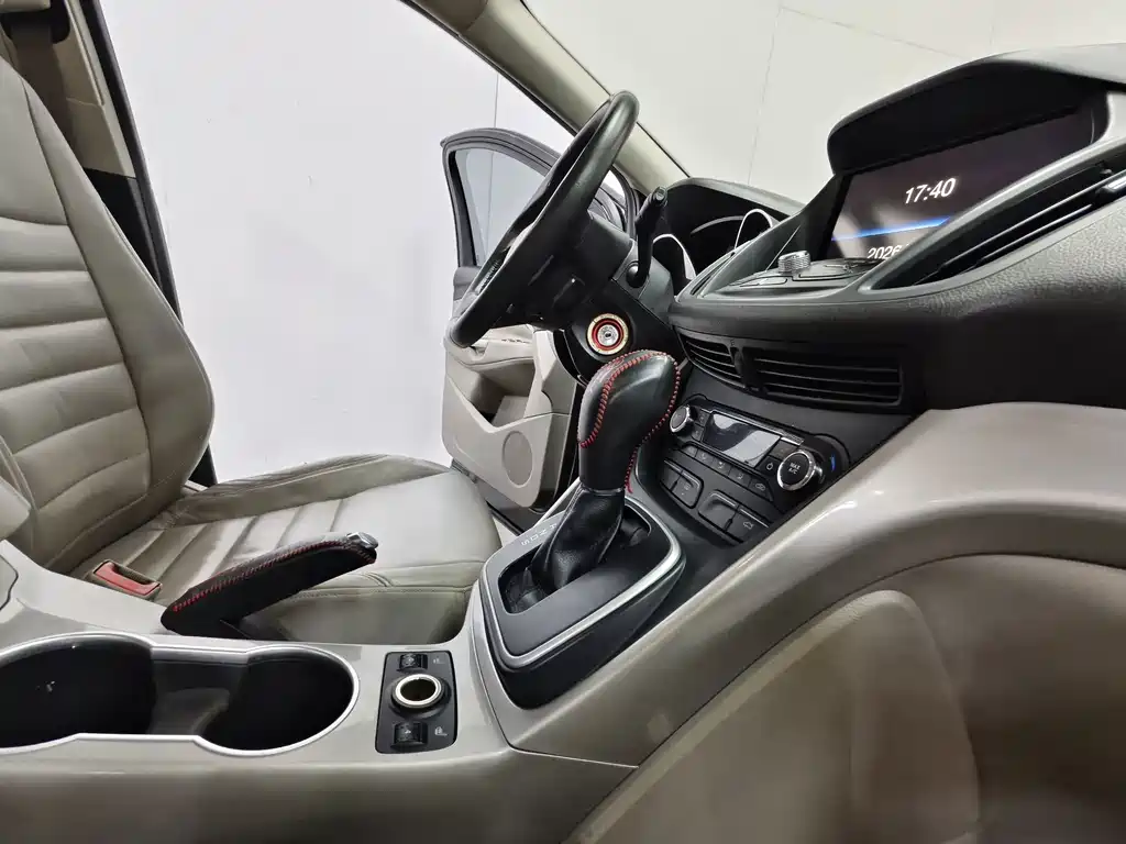 Ford Kuga 2013 — фото 15