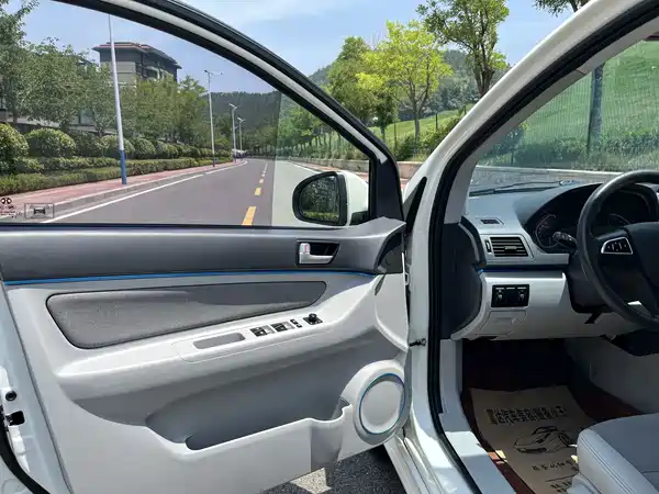 BAIC EV 2015
