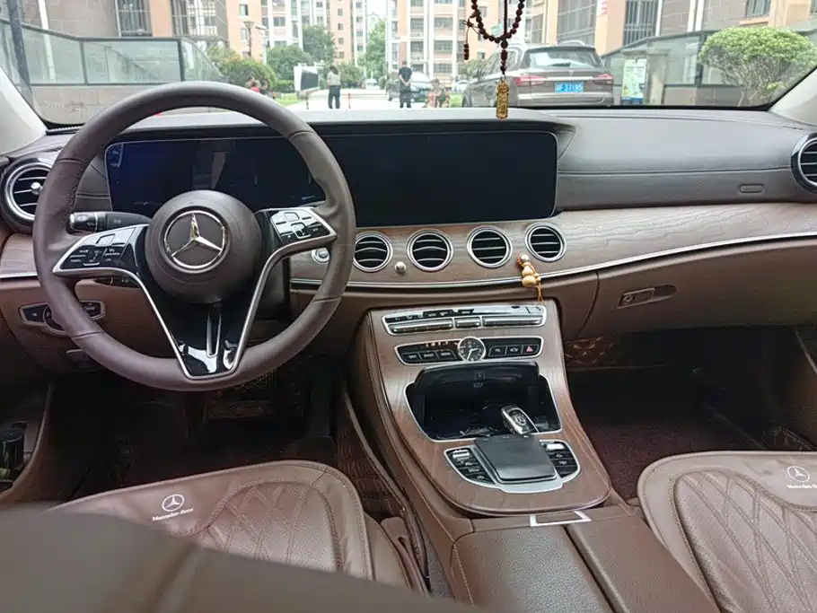 Mercedes-Benz E-Class 2018 — фото 12