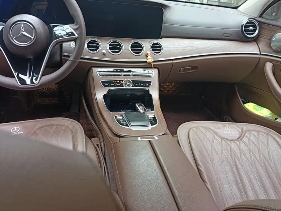 Mercedes-Benz E-Class 2018 — фото 16
