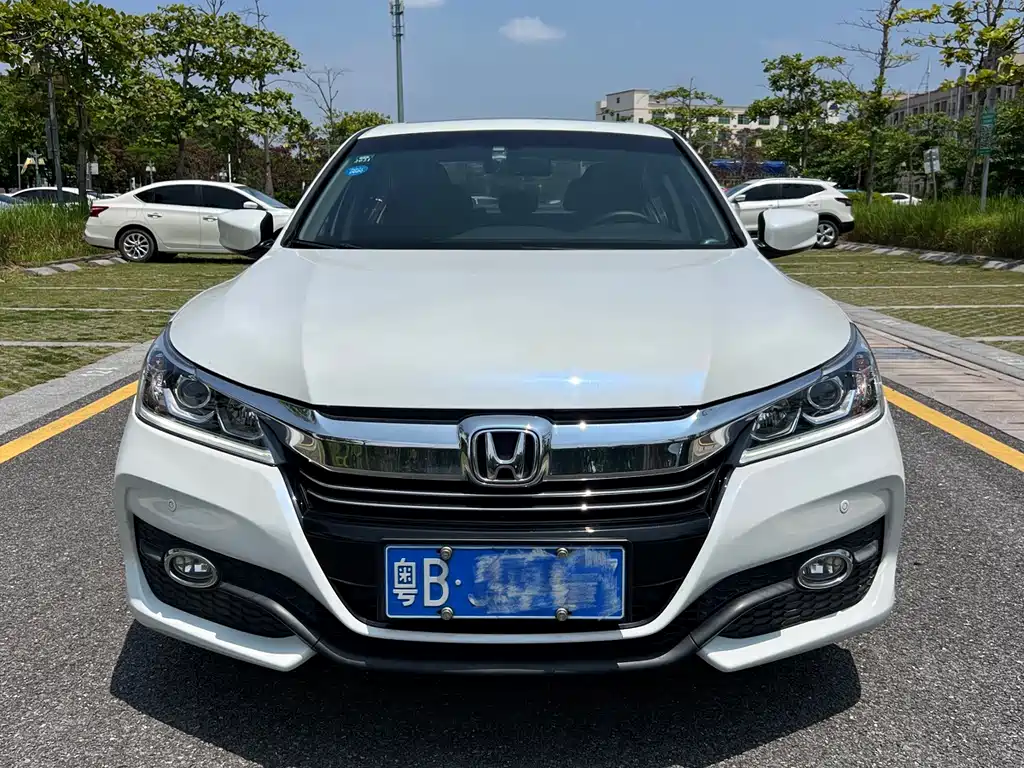 Honda Accord 2017 — фото 1