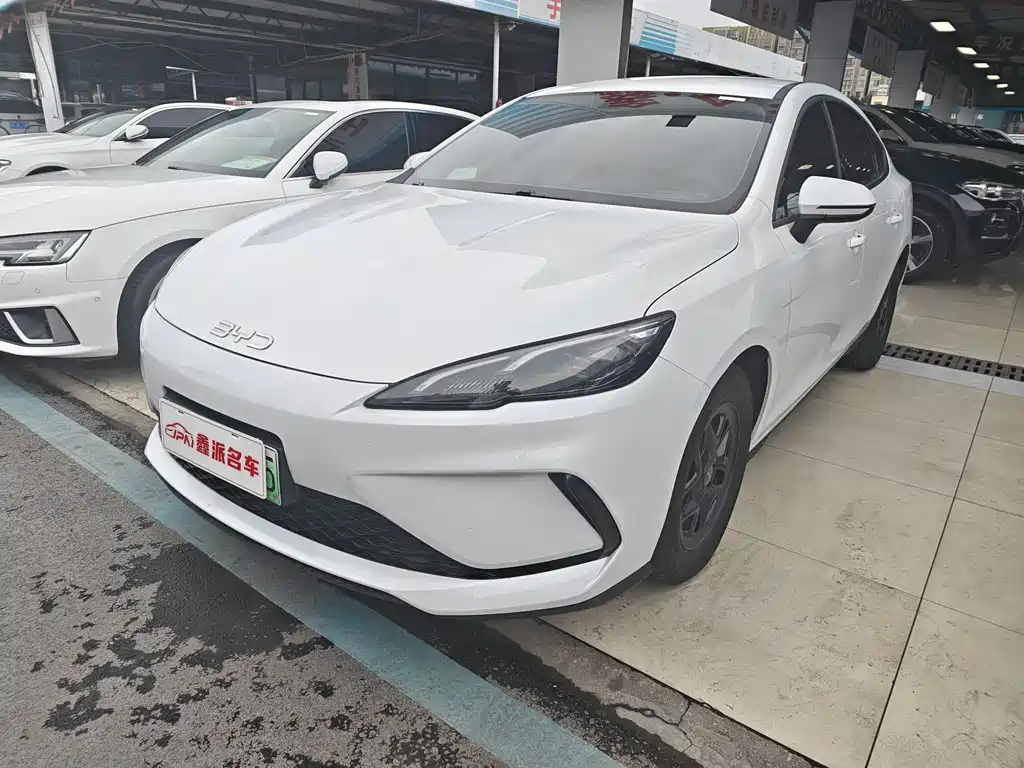 BYD Seal 05 DM-i 2025