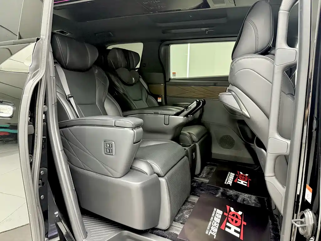 Toyota Alphard 2024 — фото 12