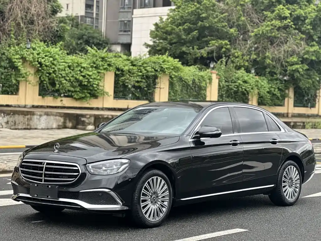 Mercedes-Benz E-Class 2023 — фото 1