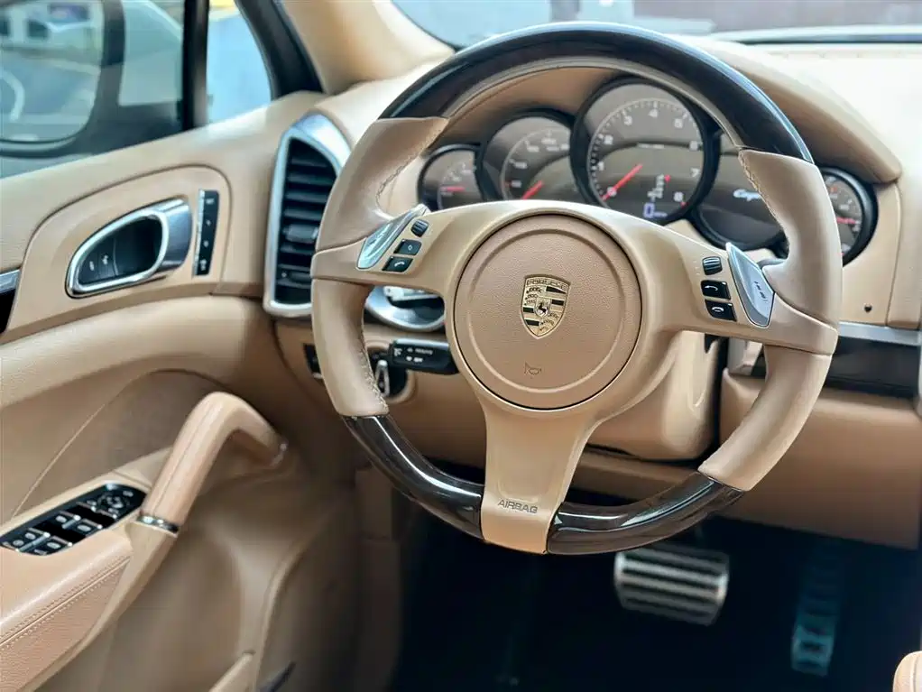 Porsche Cayenne 2014 — фото 17