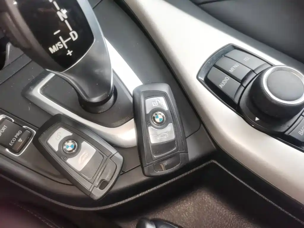 BMW 1 Series 2017 — фото 9
