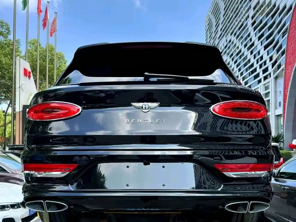 Bentley Bentayga 2021 — фото 9