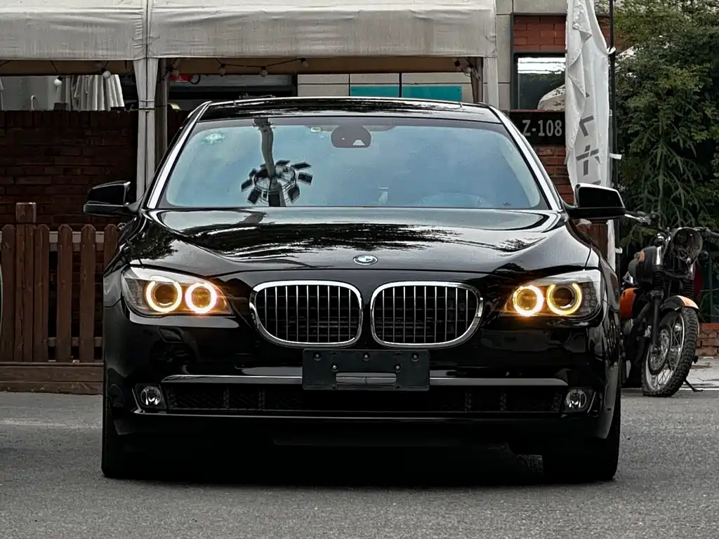 BMW 7 Series 2011 — фото 2