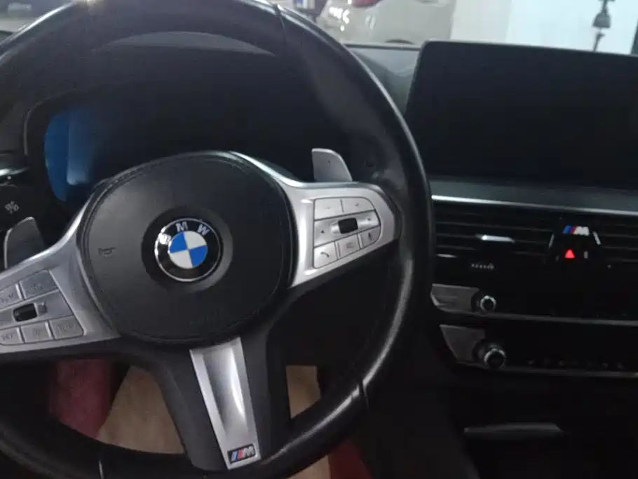 BMW 5 Series 2023 — фото 12