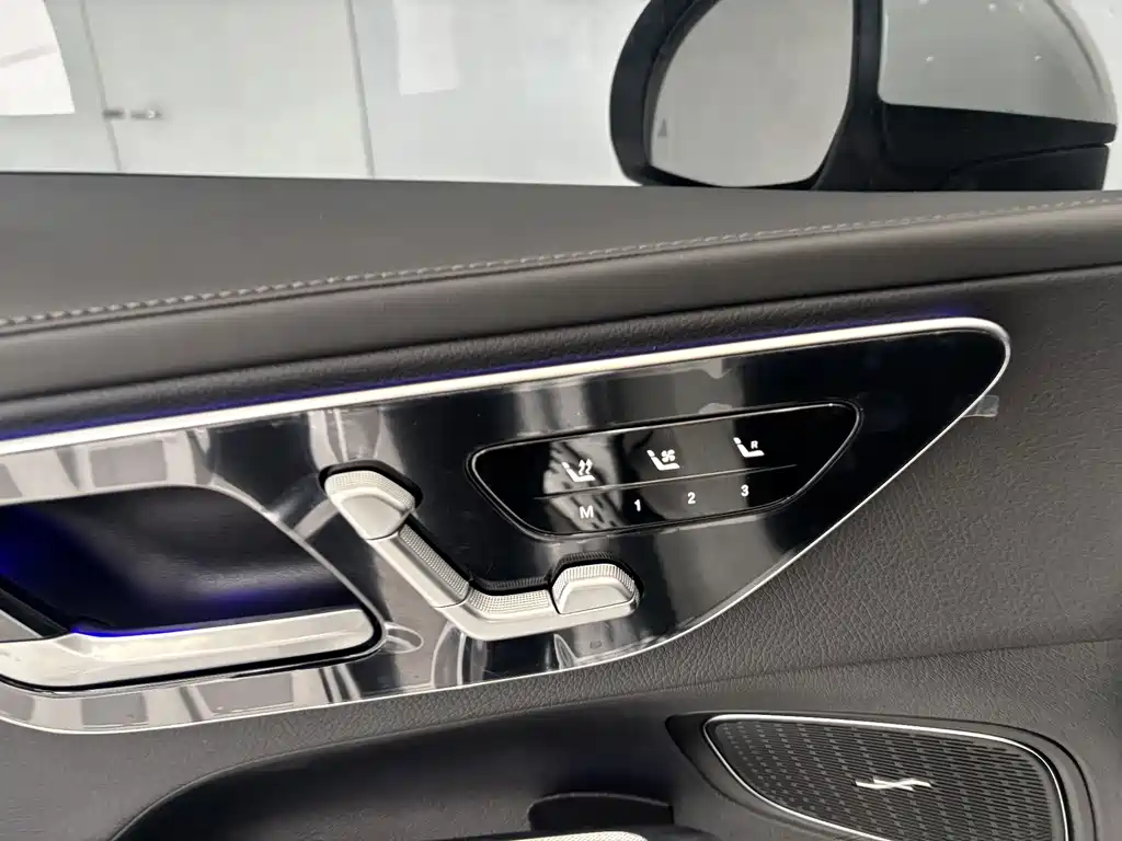 Mercedes-Benz GLC 2025 — фото 11