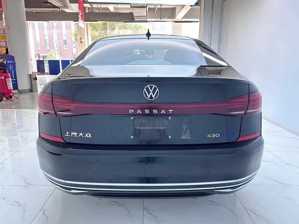 Volkswagen Passat Plug-In Hybrid 2023 — фото 6