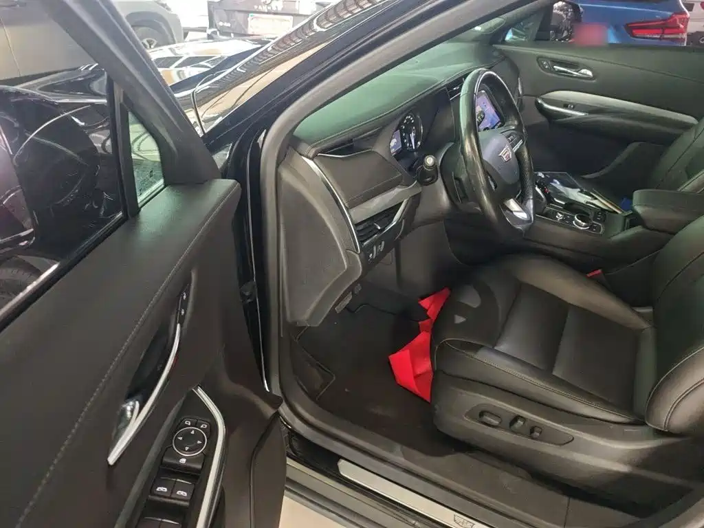 Cadillac XT4 2020 — фото 14
