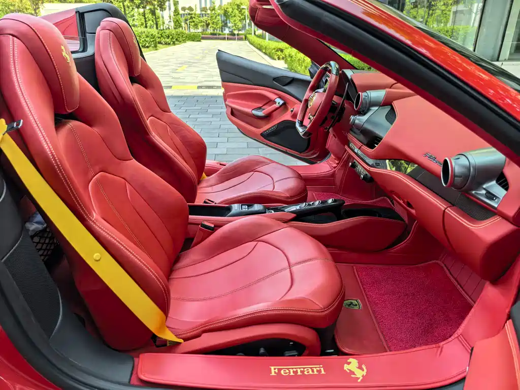 Ferrari F8 2021 — фото 13