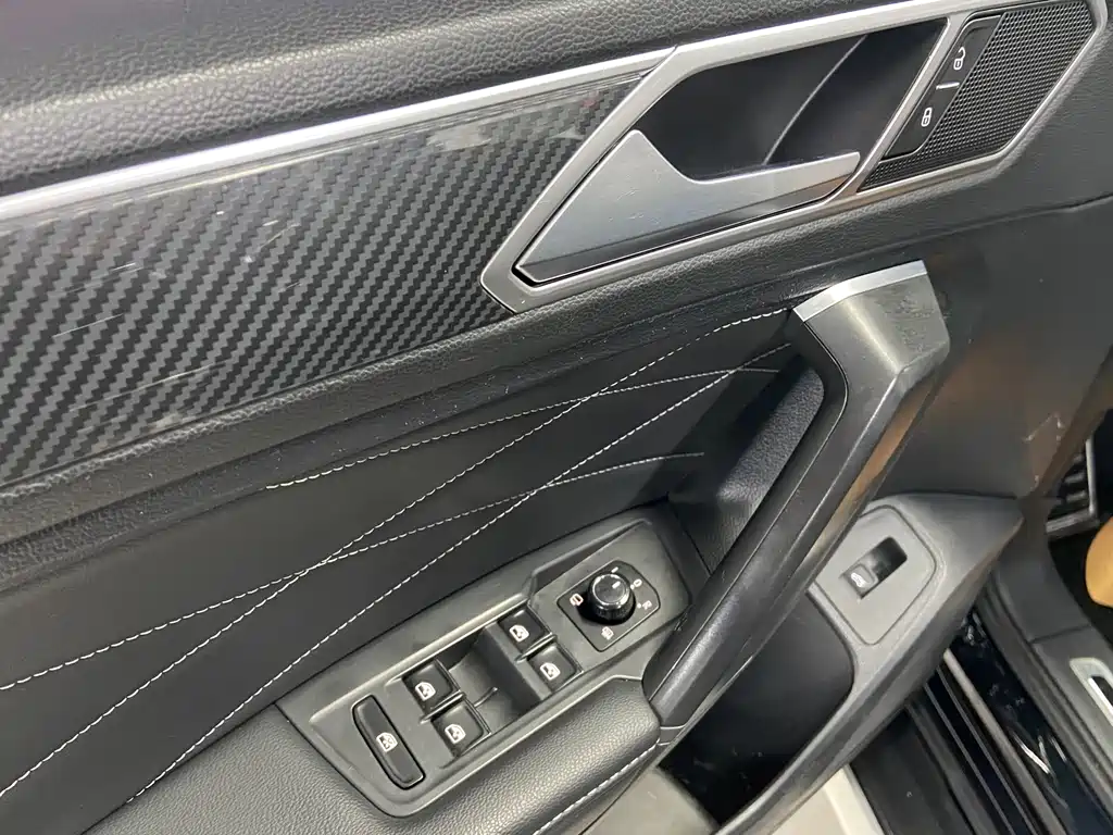 Volkswagen Tiguan L 2021 — фото 15