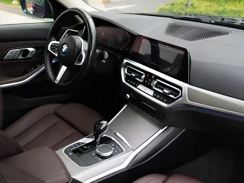 BMW 3 Series 2021 — фото 21