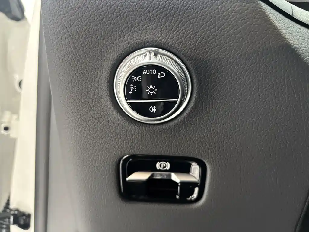 Mercedes-Benz GLC 2025 — фото 14